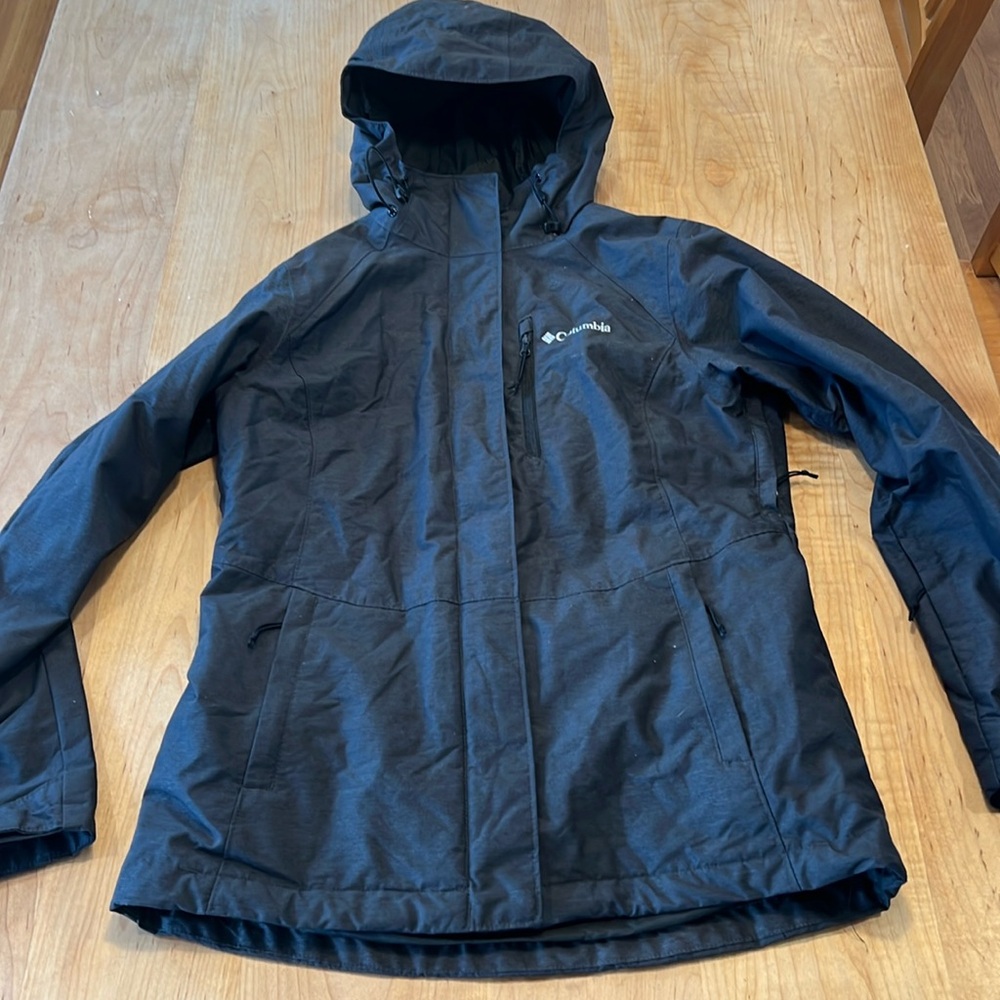 Women’s XS Columbia Ski Shell. Black. Hooded.